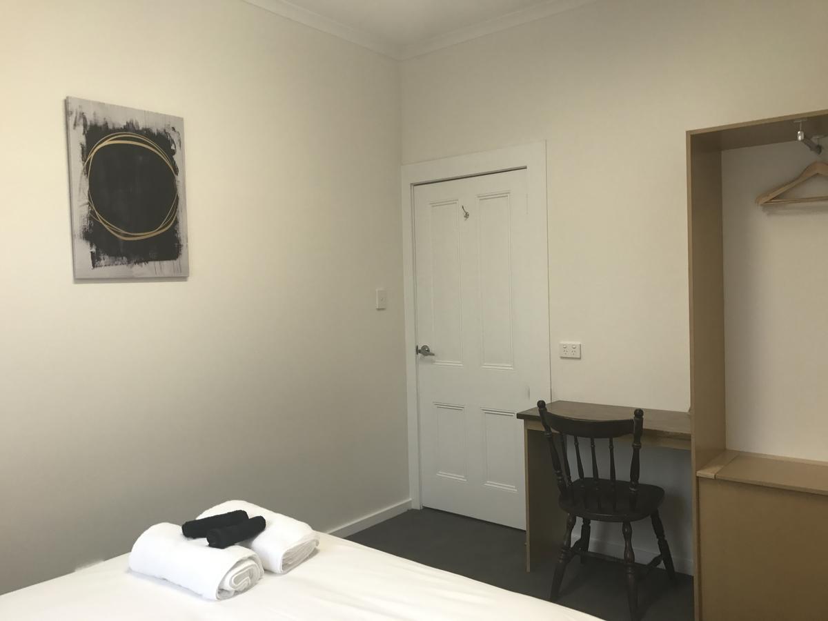 Okeefes Hotel Backpackers Лонсестон Екстер'єр фото